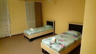Отель Bloor Hotel Ереван Двухместный номер с 2 отдельными кроватями и ванной комнатой-2